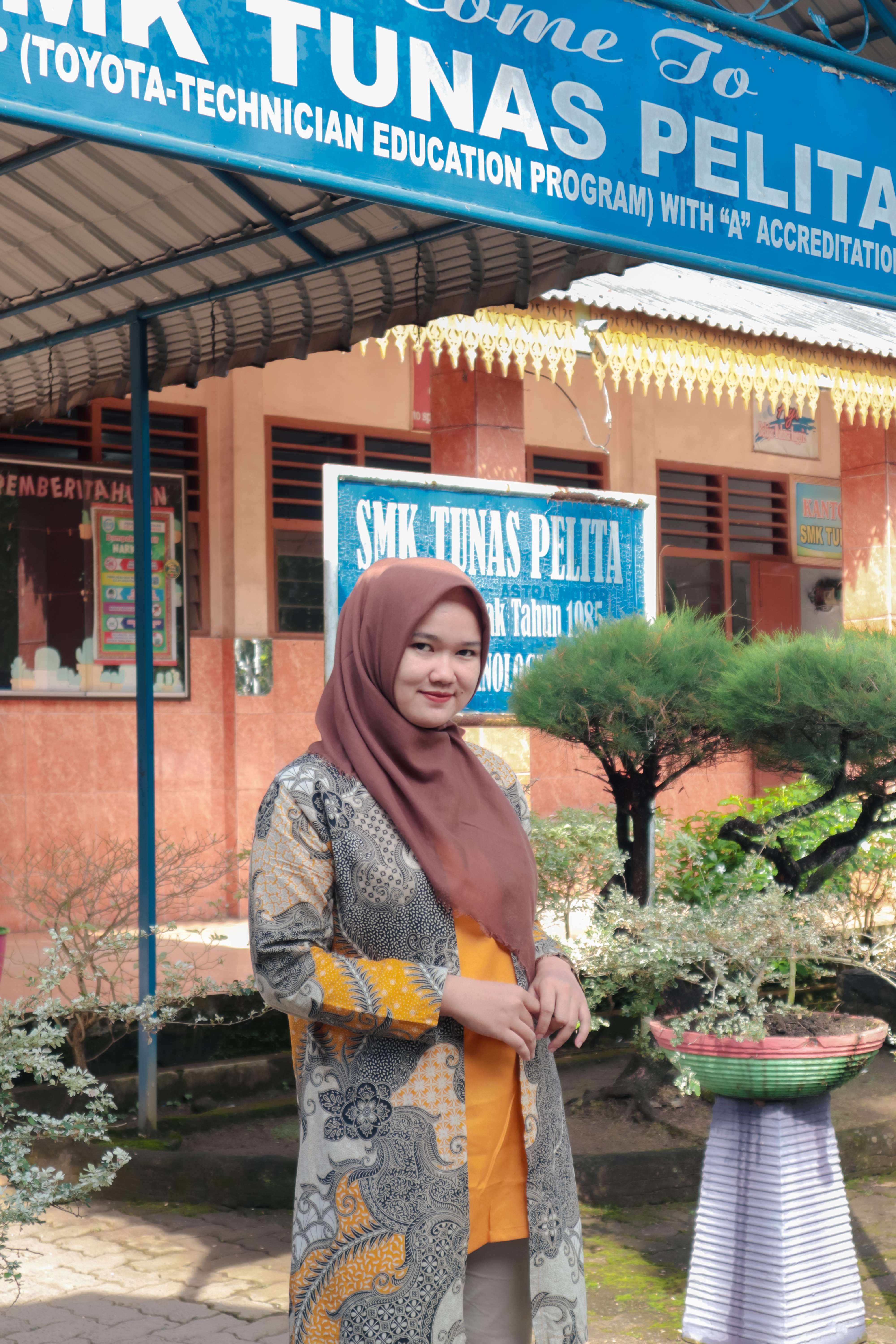 Dewi Melati Putri, S. Pd